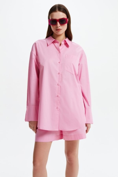 Как носить рубашку этим летом: 5 образов, которые стоит повторить