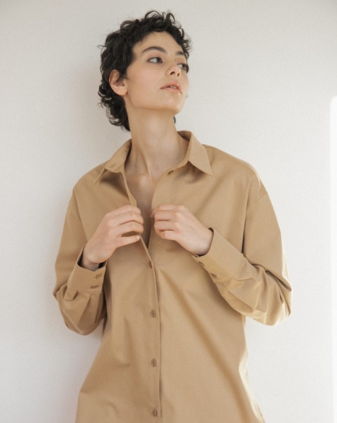 Как носить рубашку этим летом: 5 образов, которые стоит повторить