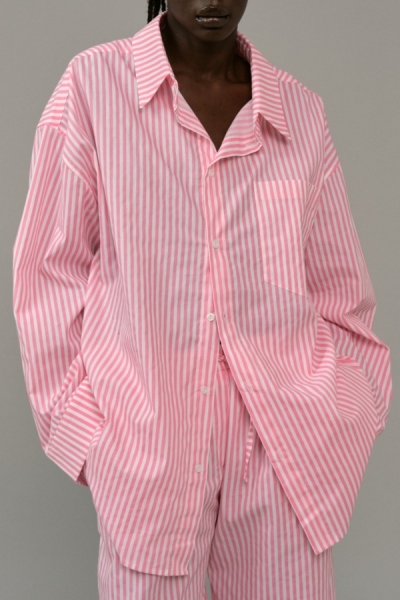 Как носить рубашку этим летом: 5 образов, которые стоит повторить