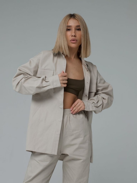 Как носить рубашку этим летом: 5 образов, которые стоит повторить