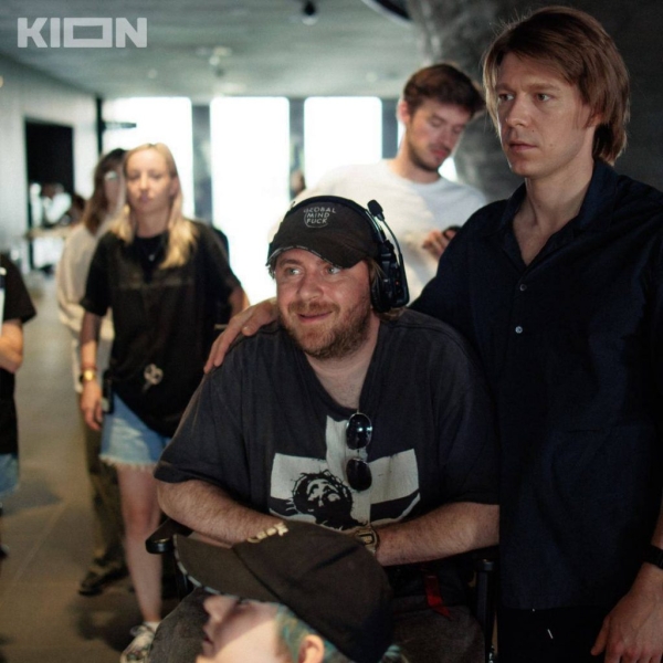 Настя Ивлеева и Никита Ефремов в комедии «Мальвина»: первые кадры