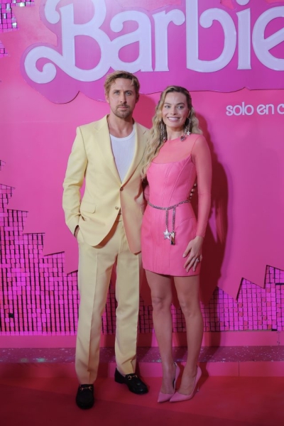 Райан Гослинг наконец появился в удачном образе Кена из фильма «Барби»