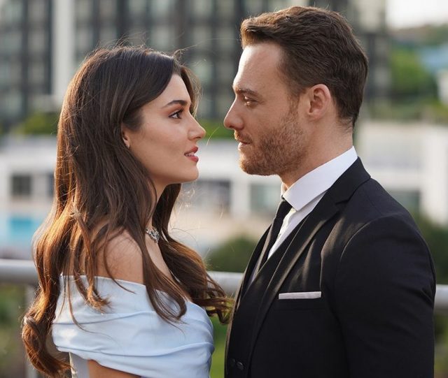 Звезда «Постучись в мою дверь» высказалась об откровенных сценах в русской версии сериала