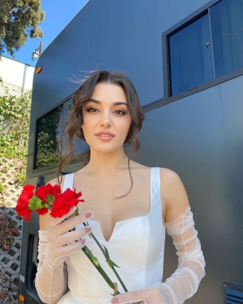 Великолепнее всех: Самые красивые актрисы турецких сериалов