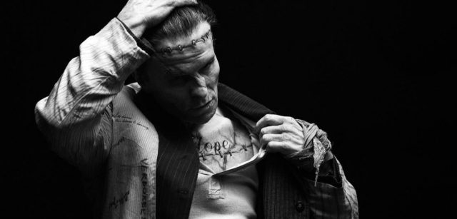 Кардинальное преображение: Кристиан Бэйл в образе Франкенштейна на первом кадре из фильма «Невеста»