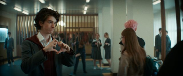 Фильм «Сто лет тому вперед» собрал в прокате более 1 млрд рублей.