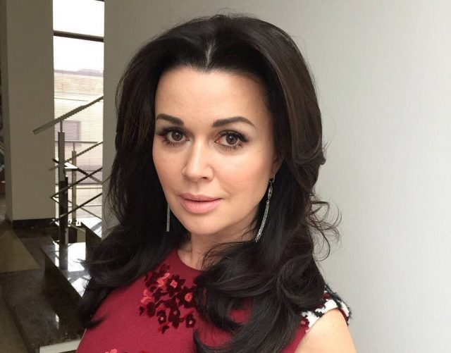 Не только Анастасия Заворотнюк: умершие актеры из сериала «Моя прекрасная няня»