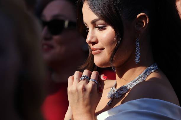 Поклонники Селены Гомес довели ее до слез на Каннском фестивале