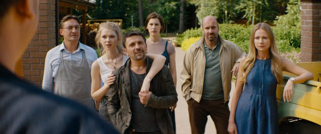 Забудь об одиночестве: 7 фильмов для просмотра большой компанией